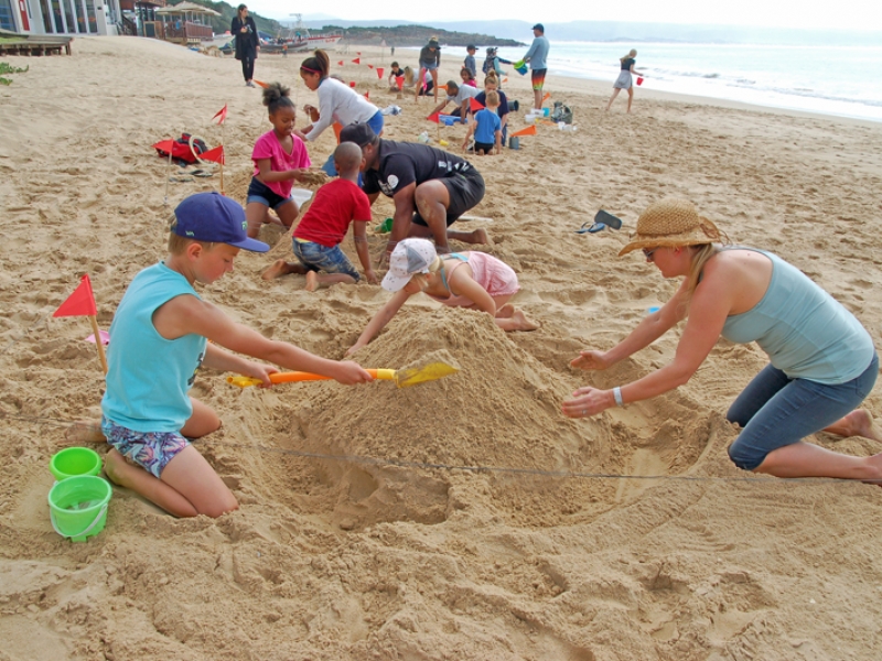 Bitou 10 Foundation Sandcastle Competition – great fun on Spring Day! 